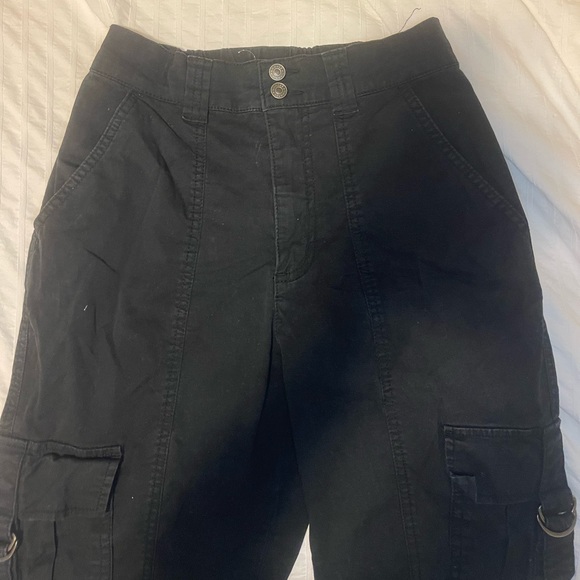 Garage black cuffed cargo pants with metal detailing size xs 26$ - Picture 1 of 3